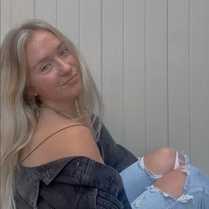 Meet your Posher, Elise